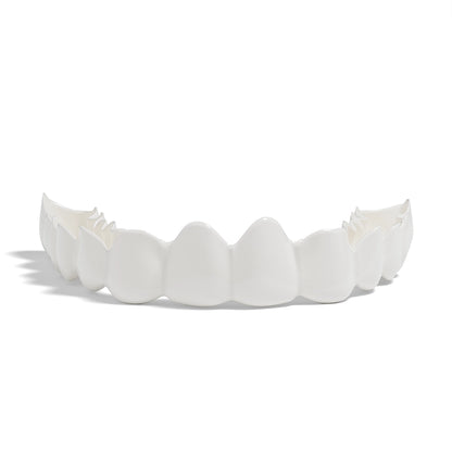 Veenora clip-on veneers for a natural-looking smile, perfect dental solution and cosmetic teeth enhancement.